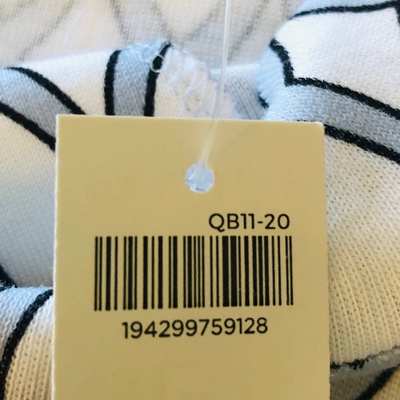 Chico’s Convertible Supima Cotton Geometric Twist-Neck Tee Sz 4/Small - Picture 9 of 11